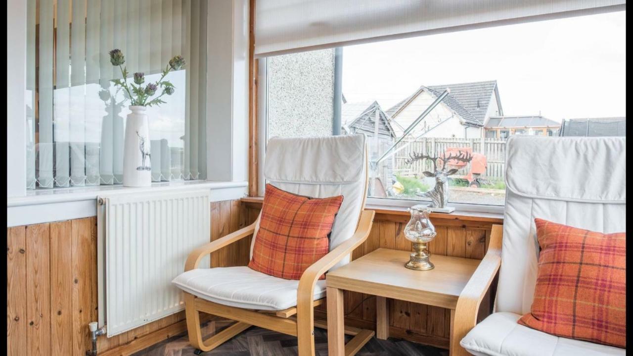 Pippin, Tranquil Scottish Cottage With Hot Tub Airdrie Kültér fotó