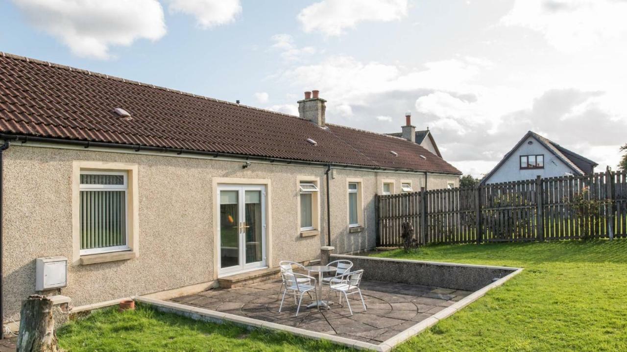 Pippin, Tranquil Scottish Cottage With Hot Tub Airdrie Kültér fotó
